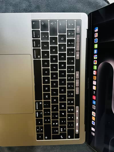 Apple MacBook Pro 2017(TouchBar)