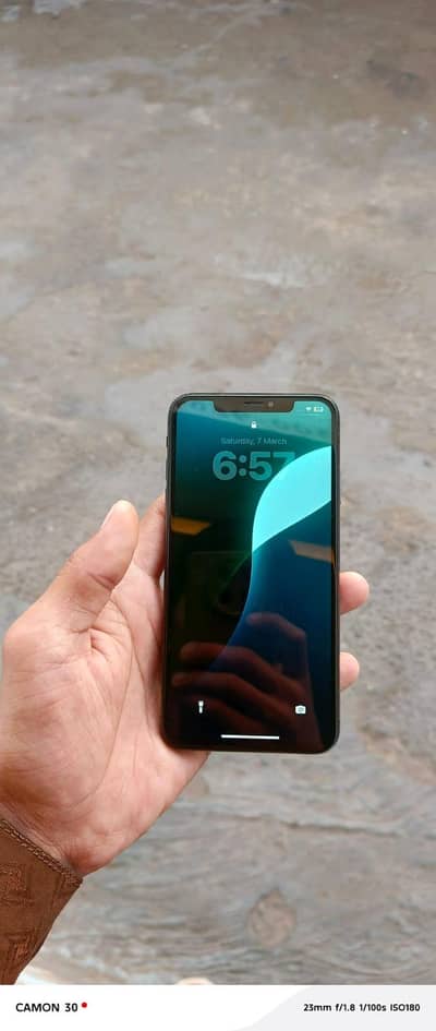 iphone xs max 64gb  factory unlock