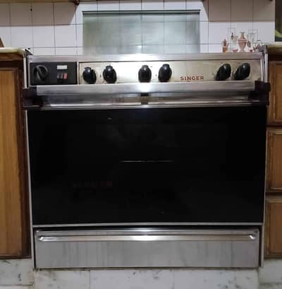 cooking range for sale in very good condition almost new condition