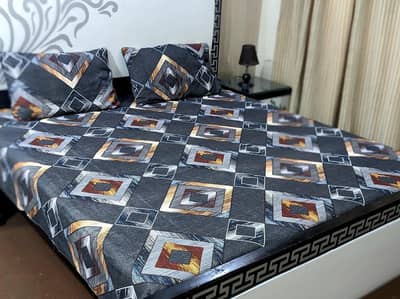 crystal cotton printed double bedsheet set with two pillow covers