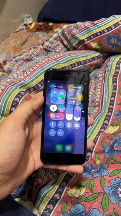 Iphone se 2022 only exchange for android only