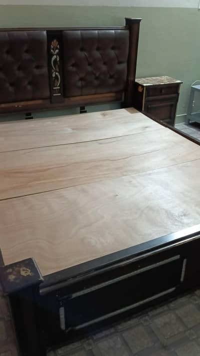 bed and other house use items