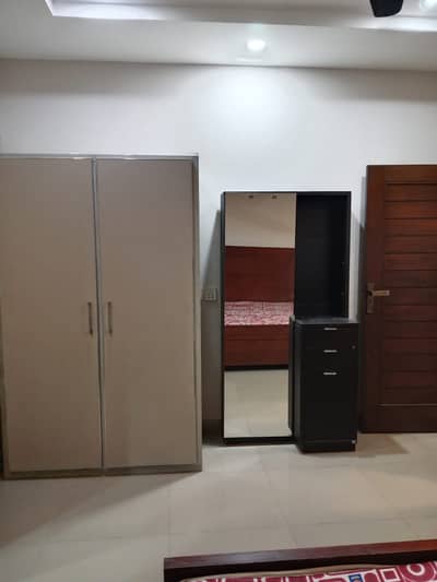 FURNISHED 2 BED ROOMS AVAILABLE FLAT FOR RENT