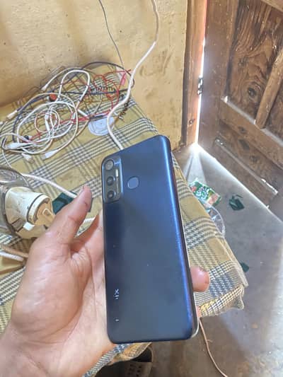 4 gb ram 128 gb storage