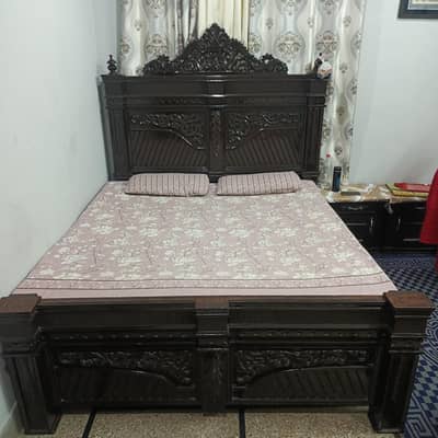 Bed with Sides Tables + Dressing