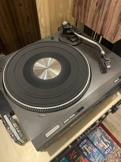 Technics SL-D202 DD Turntable