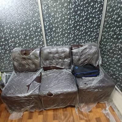 3 Sofa, 1 Table, 1 Chair.