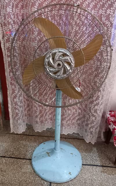 Used pedestal fan 12 wat DC