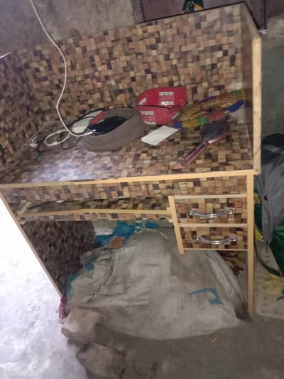 Mobile Table Bilkul New