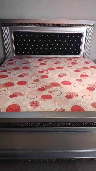 Bed set with dressing table