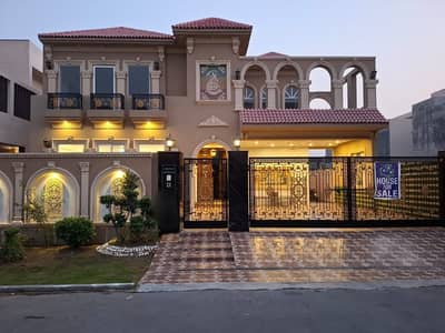 1 KANAL EXECUTIVE BUNGALOW FOR SALE  Location: Valencia Town, Lahore (Premium Block)