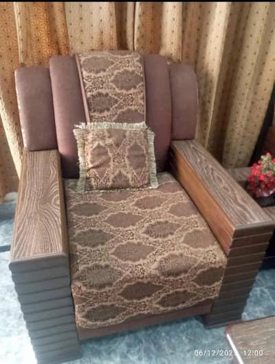 5 Seater Sofa set (Large Size) With Tables in very good condition