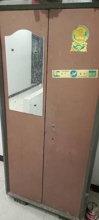 IRON ALMARI FOR SALE in Decent condition