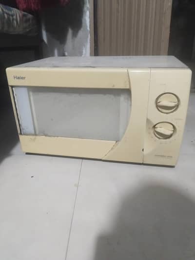 microwave oven
