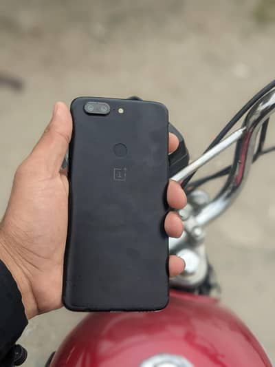 oneplus 5t dual sim approved 6/64 memory exchange possible