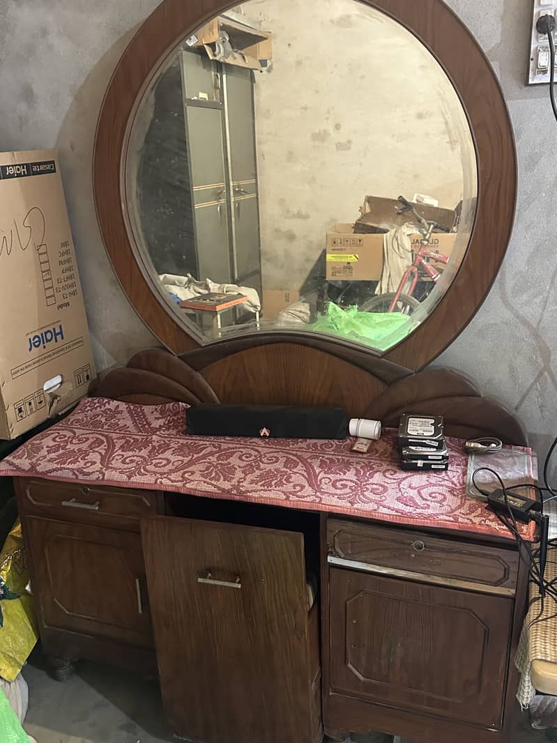 Bed, show case, Dressing Table 6