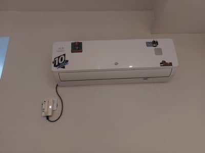 PEL 1.5 Ton DC Inverter in Perfect condition
