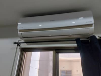 Orient 1.5 Ton DC Inverter in Perfect Condition