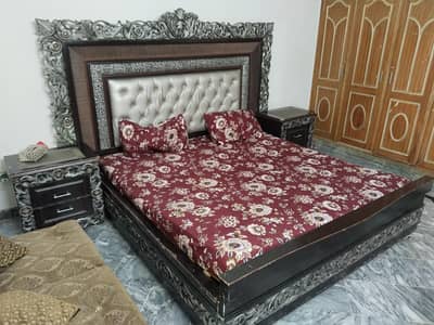 Luxury Solid Wooden King Size Bed Set With Dressing Table 2 Side Table