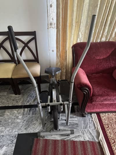 Eliptical exercise cycle