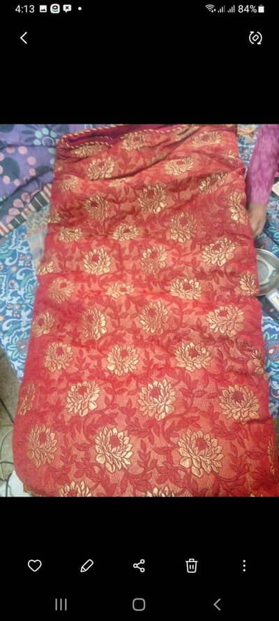 viki Razaii single bed