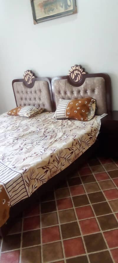 2 piece single bed without  matress