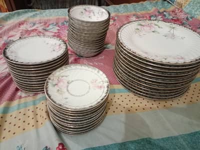cheeni dinner set  (12  big plates, 12 small plates, 13 bowls, 12 pirc