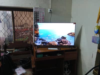 TCL Google TV 43", 4K. 10/10 Condition (Google Tv+LED Tv+Android Tv)