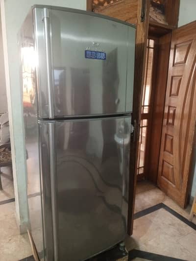 Dawlance Medium Size In very good condition