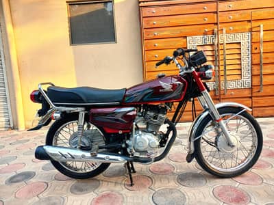 Honda Cg 125 2023 model totally new bike 18500 km used only