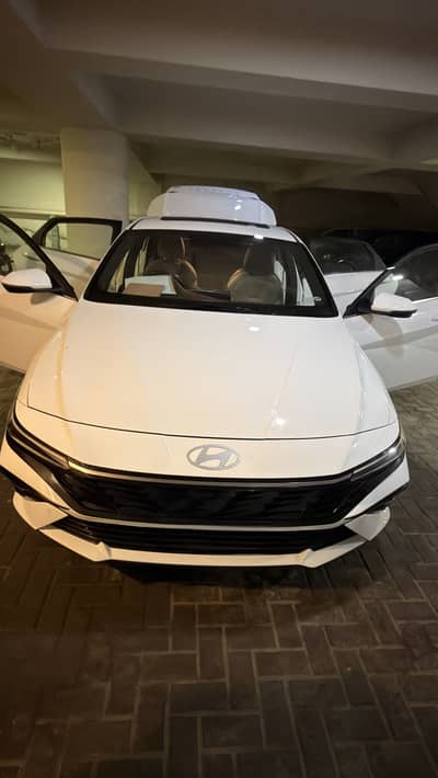 Hyundai elantra hybrid super low mileage just 11000 driven