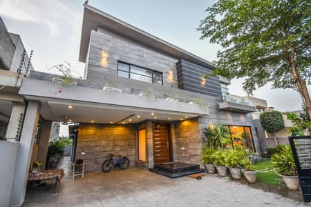 PHASE 6 1-KANAL BRAND NEW FULL BASEMENT FULLY FURNISHED BUNGALOW WITH 6 BEDROOMS IS AVAILABLE FOR SALE.