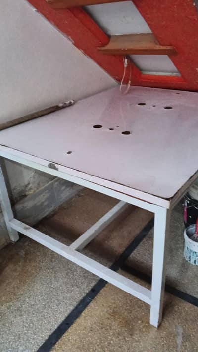 4 person workstation table with iron leg