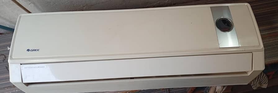 Gree 1 ton Simple Split Ac