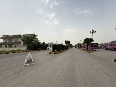 F-17 T&T SIZE 35*70 PLOT FOR SALE ON MINIUMUM PRICE GOOD LOCATION FIRST COME FIRST AVAIL