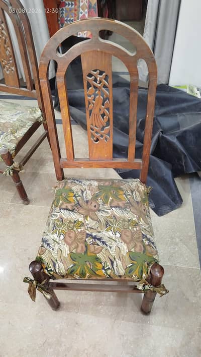 Dinning table with 6 chairs