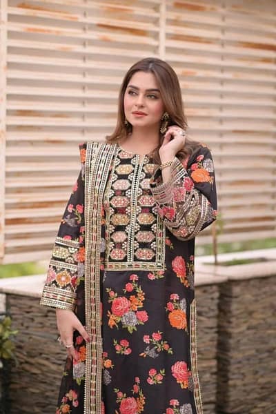 3pcs silk ha jis ko chahea WhatsApp pr contact kara 03189418703
