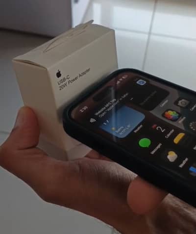 Original Apple 20W USB-C Fast Charger (Sealed Box) – NFC Tag Verified