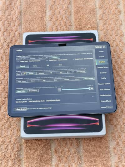 iPad Pro M2 Chip PUBG 120 FPS Complete Box Accessories No Open Repair