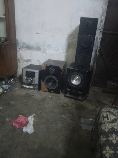 Sony emlifer with speaker