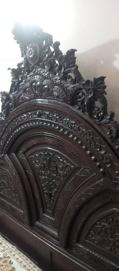 chounity bed and mattress with dressing