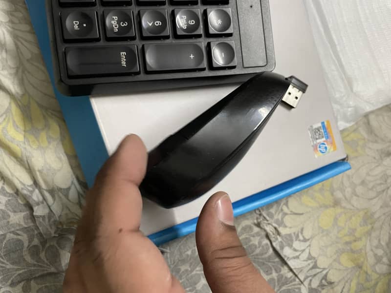 Wireless Mouse & keyboard. 3
