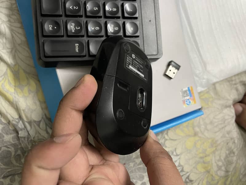 Wireless Mouse & keyboard. 4