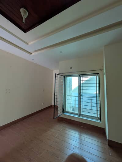 4 MARLA FLAT FOR RENT IN MILITARY ACCOUNT COLLEGE ROAD LAHORE FOR SILENT OFFICE ONLINE WORK