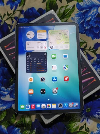 iPad Pro M2 Beast 128Gb Lush Condition With Box Charger No Open Repair