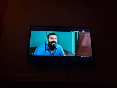 Smart led 40 inch with voice control airmouse built in box available