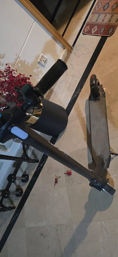 Hover 1 Foldable Electric Scooty