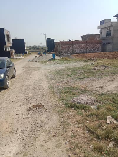 5 Marla solid plot For Sale B17