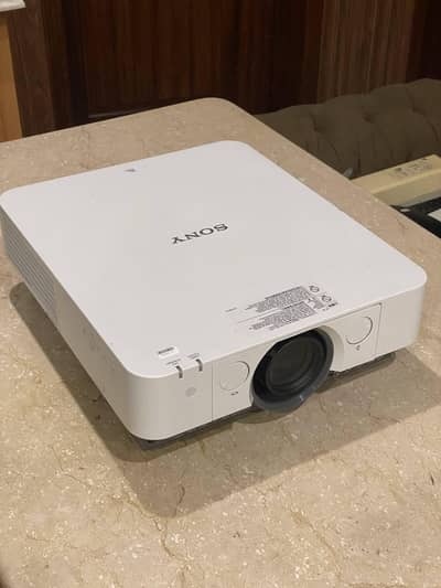 Sony VPL-FHZ55 Laser WUXGA Projector | 4000 Lumens