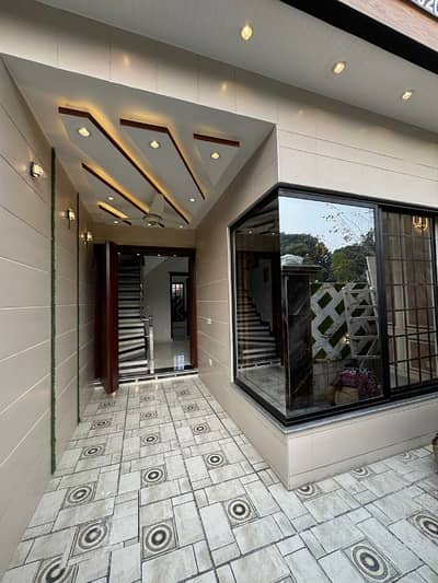 Low budget 3.5 Marla House with large accomodations for sale in Dream Gardens.